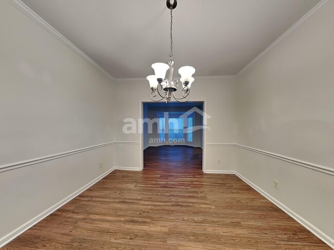 2106 Forest Edge Dr, Greensboro, NC 27406 - photo 5