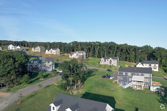 Well manicured streets and mountain views are a big part of the Pomona community.
