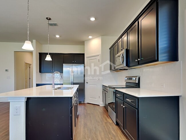 27581 St Andrews Ave, Wesley Chapel, FL 33544 - photo 3