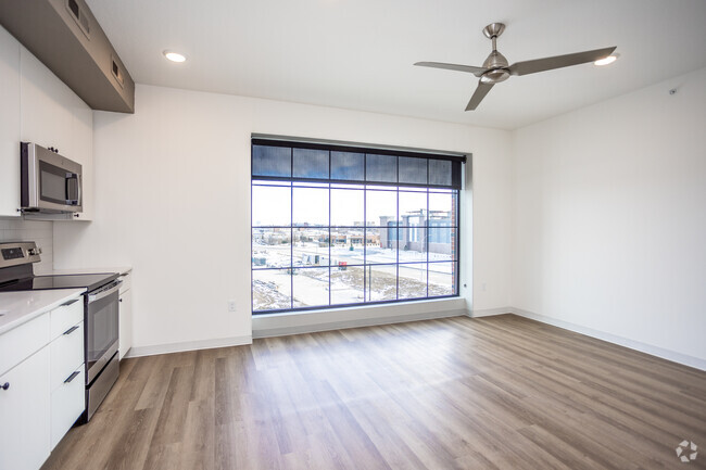 1BR, 1BA - A1/636 SF