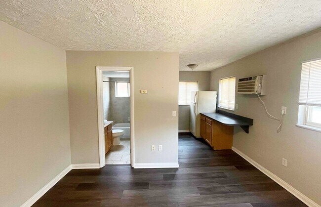 555 Lowell Ave unit 555-11, Cincinnati, OH 45220 - photo 6