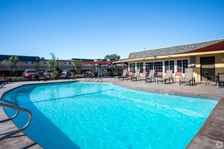 713 E Travis Blvd, Fairfield, CA 94533