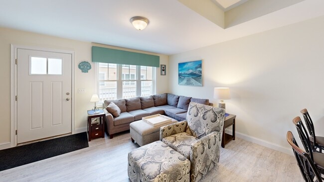 128 Ashworth Ave unit 312, Hampton, NH 03842 - photo 2