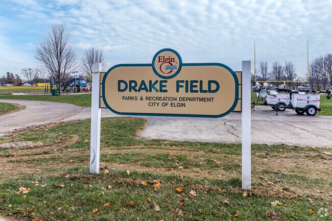 Drake Field Park features a multi-sports field in the neighborhood of Southeast Elgin.