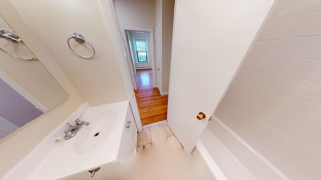 Flats on Comm, Allston, MA 02134 - photo 7