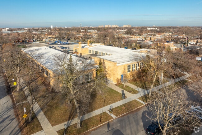 Solomon Elementary School has an overall rating of B+ from Niche.