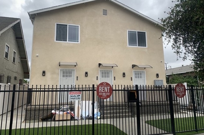 708 W Gage Ave unit 1, Los Angeles, CA 90044 - photo 2