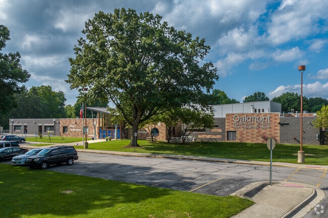 Oakmont Elementary is located at Oakmont Dr. in Walnut Hill.
