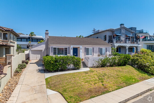 Multiple architectural styles can be found on the same block in Upper Hermosa.