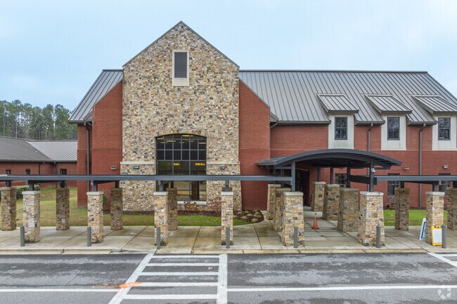 Forest Oaks Elementary School has a 20:1 student ratio.