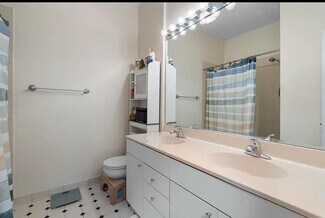 1781 W Altgeld St, Chicago, IL 60614