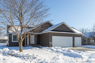 3427 Lakeridge Place NW, Rochester, MN 55901