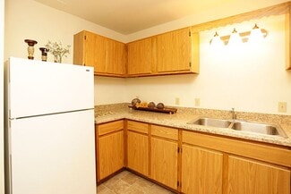 1316 Park Meadow Dr, Gaylord, MI 49735