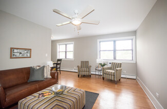 6720 N Sheridan Rd, Chicago, IL 60626