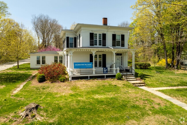 The Fletcher Memorial Library is Hampton's public library and offers book and media lending.