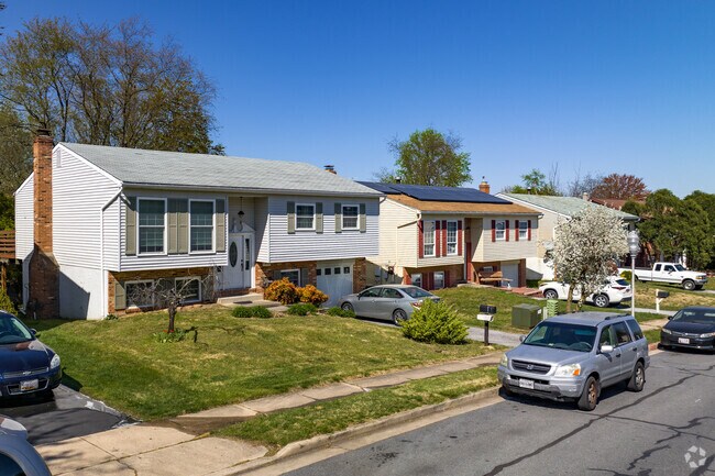 Moderately sized yards and modest backyard space make Frederick Heights/Overlook ideal for first-time buyers.