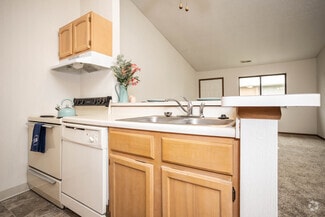 2438 Royal Meadow Ln, Grove City, OH 43123