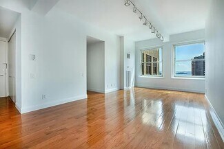 88 Greenwich St Unit 1522, New York, NY 10006
