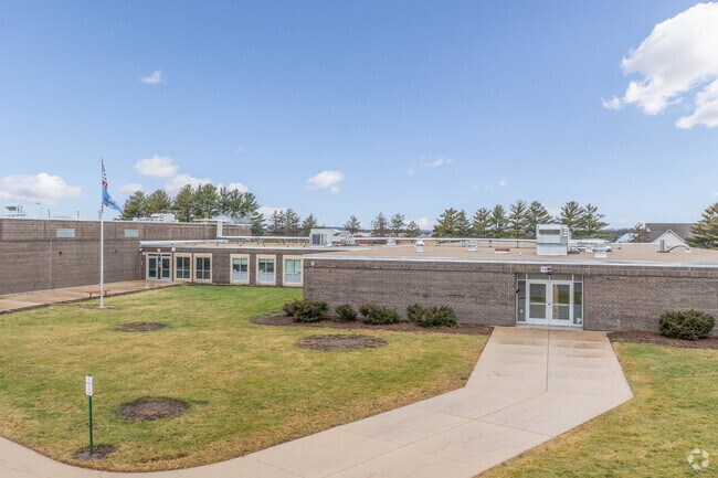 Marshall Middle School is part of the Marshall school district.