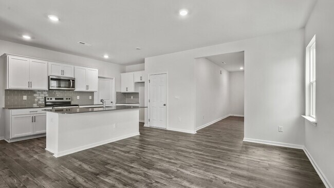 184 Chapel St, Fuquay-Varina, NC 27526 - photo 3