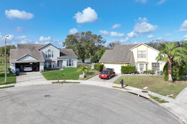 Cul-de-sacs mix two-story and ranch-style homes throughout Deerfield.