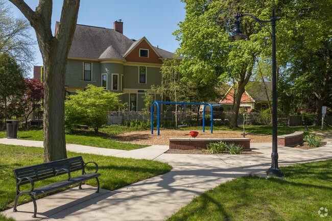 Mooney Park near Southeast Community Association is a small yet fun neighborhood park.