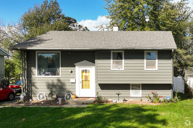 Split level homes are perfect for families in the neighborhood of Crestwood.