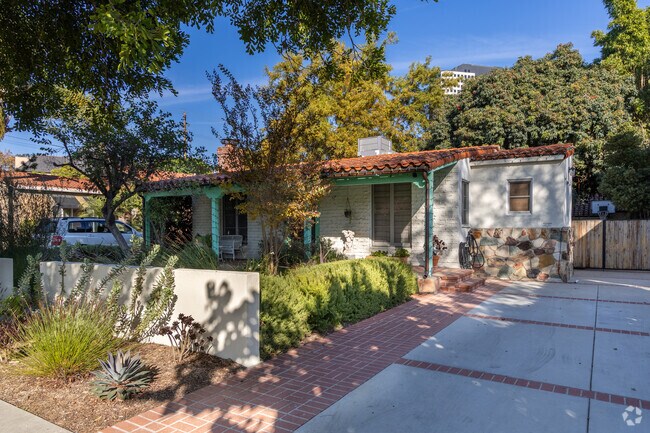 Spacious front porches are common in The Media District.