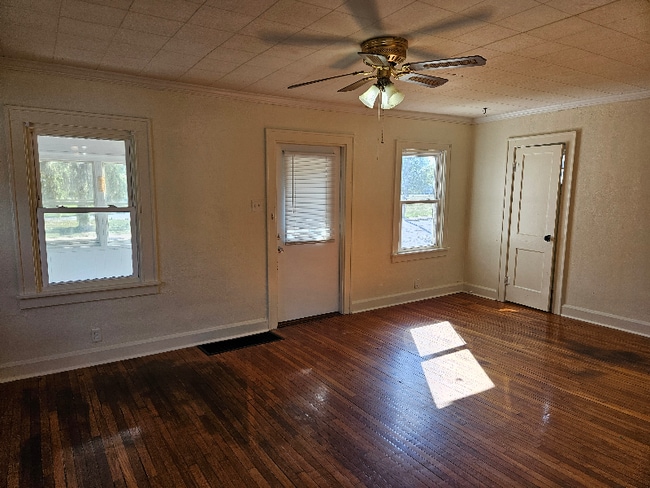 1008 Muncie, Muncie, IN 47302 - photo 2