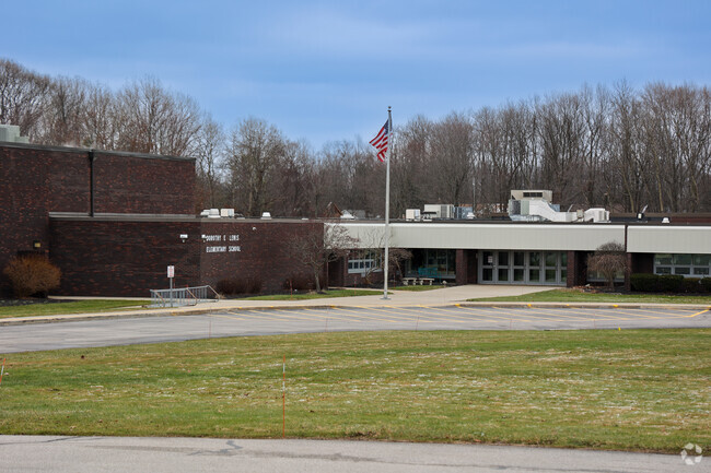 Dorothy E. Lewis Elementary School, Solon