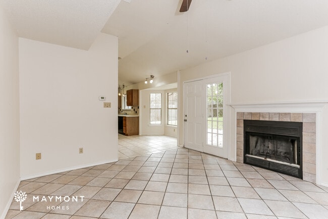 2333 Cromwell Dr, Arlington, TX 76018 - photo 4