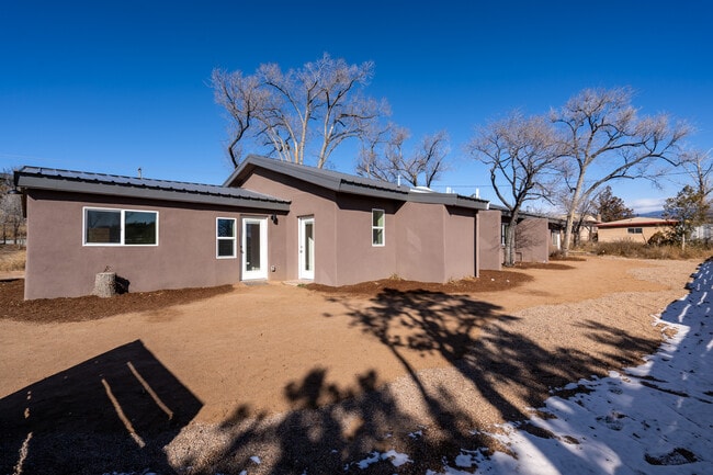 2200 W Alameda St unit Studio 3, Santa Fe, NM 87507 - photo 2