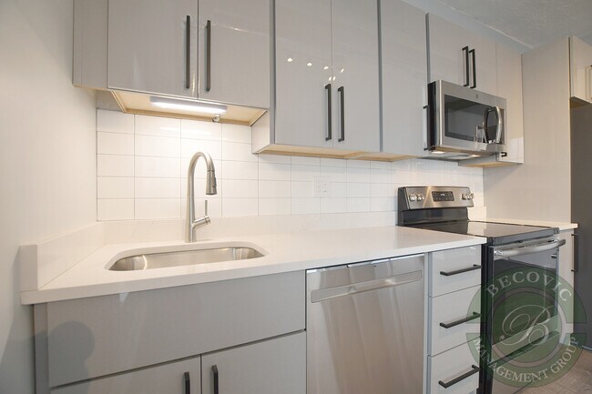 7645 N Sheridan Rd unit 201, Chicago, IL 60626 - photo 7