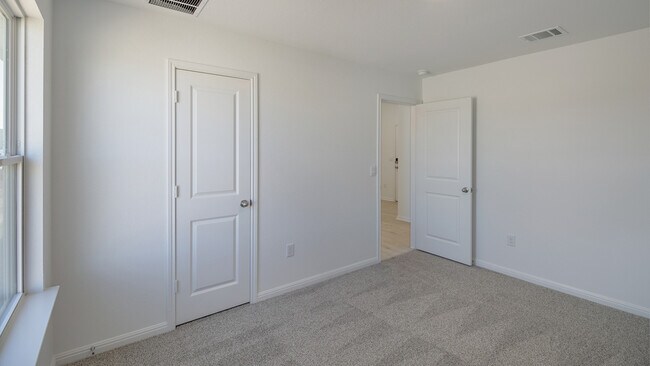 142 Illusion Lake Ln unit 36199709, Buda, TX 78610 - photo 7