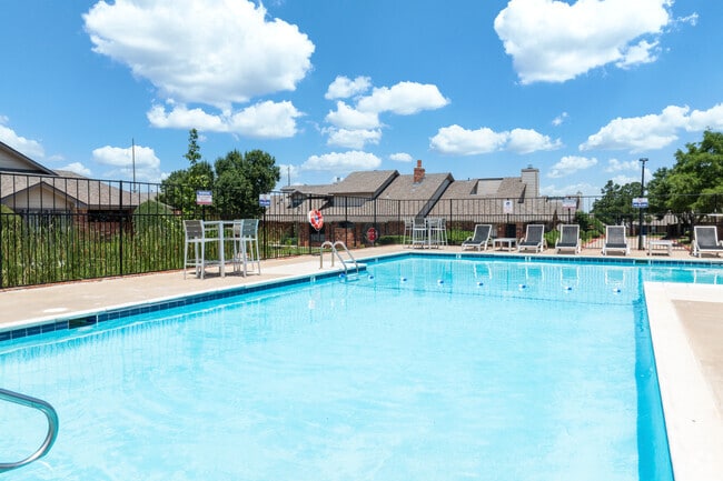 Garden Gate, Oklahoma City, OK 73116 - photo 2