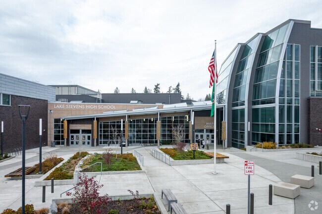Lake Stevens High School, rated A-minus is a top school in Old Lake Stevens.