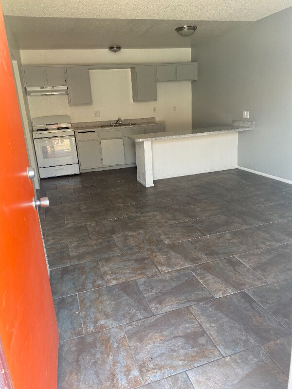 18335 Montezuma St unit 2, Adelanto, CA 92301 - photo 1