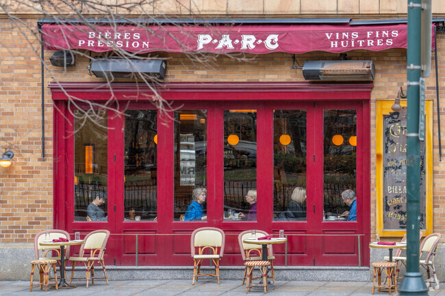 Parc is a favorite restaurant in Rittenhouse Square located right on the park.