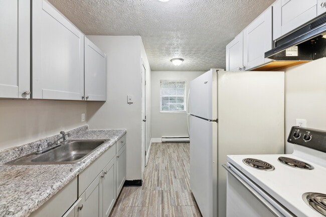 The Woods at Wyoming, Cincinnati, OH 45214 - photo 3