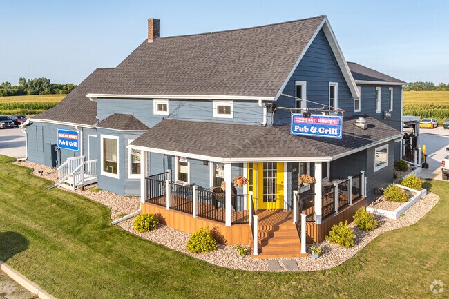 Highland Howies is the only restaurant in Lake Largo so all of the neighbors convene here.