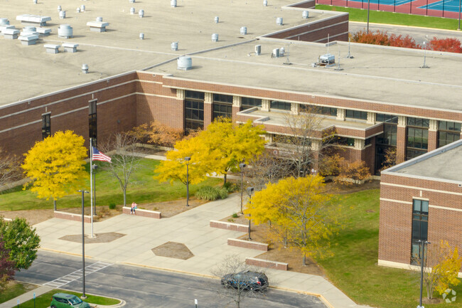 South Elgin High School is ranked #4,594 in the National Rankings.