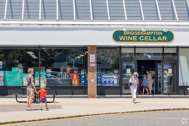 Bridgehampton Commons offers King Kullen groceries and major retail stores.