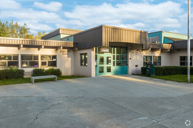 An entrance view to Scenic Park Elementary located in Scenic Foothills.
