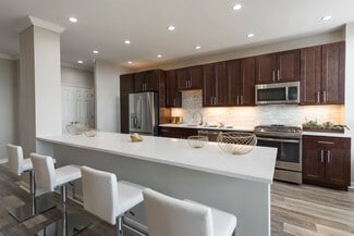 901 15th St S, Arlington, VA 22202