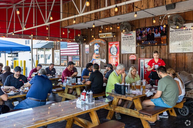 Briarwood residents are close to famous BBQ restaurants with great lunch specials.