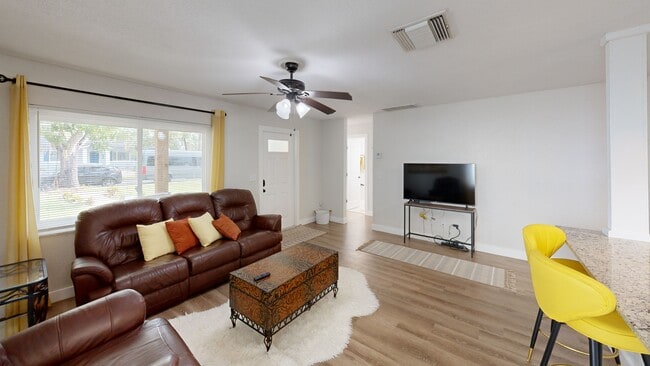 418 40th Ave S, Saint Petersburg, FL 33705 - photo 2