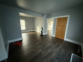 1035 Durfee Ave, Oshkosh, WI 54902