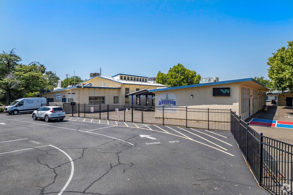 Anderson Heights Elementary  is a highly rated school in the area.