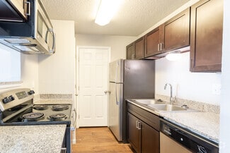 2416 S 13th St, Temple, TX 76504