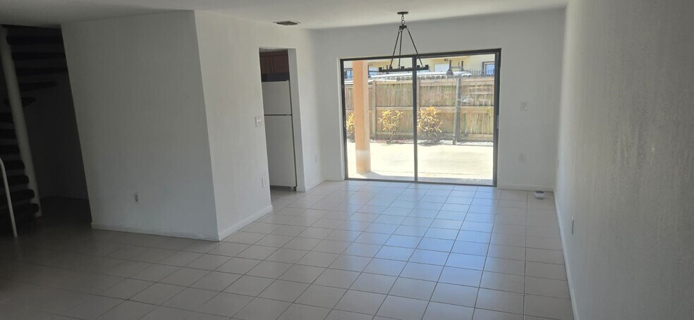 6325 SW 138th Ct unit MARAINELA, Miami, FL 33183 - photo 1